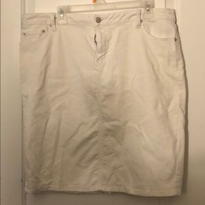 White denim skirt